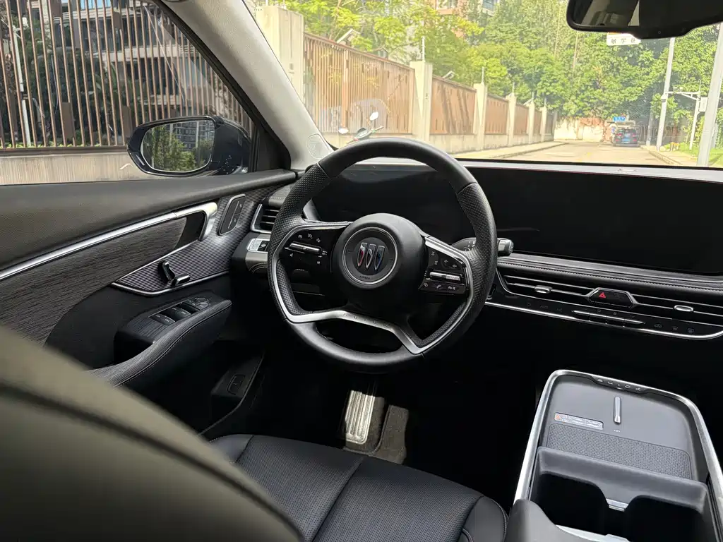 Buick LaCrosse — миниатюра 18