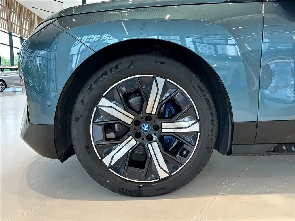 BMW iX — миниатюра 4