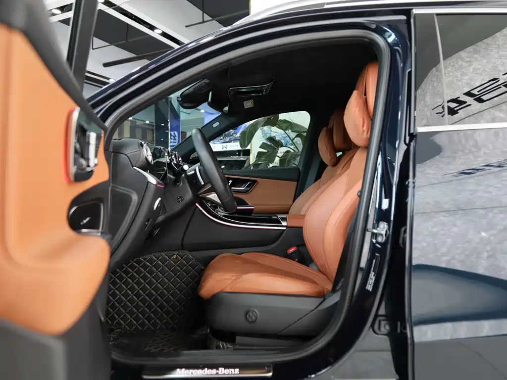 Mercedes-Benz GLC 2023 GLC 260 L 4MATIC Luxury 5 мест