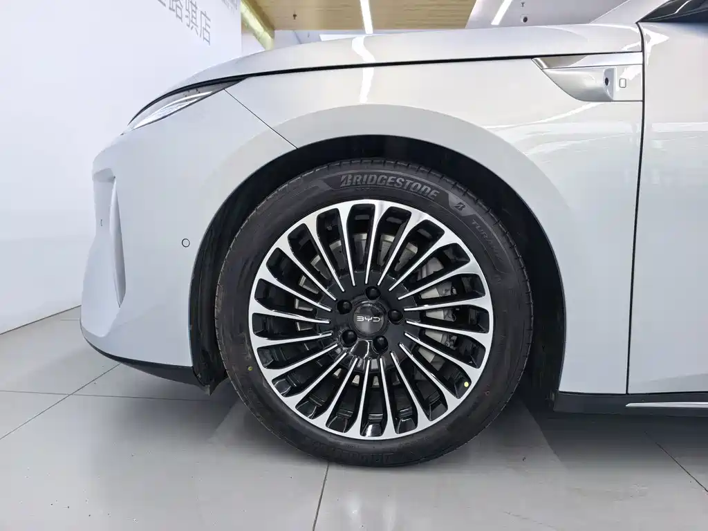 BYD 海豹08 — миниатюра 12