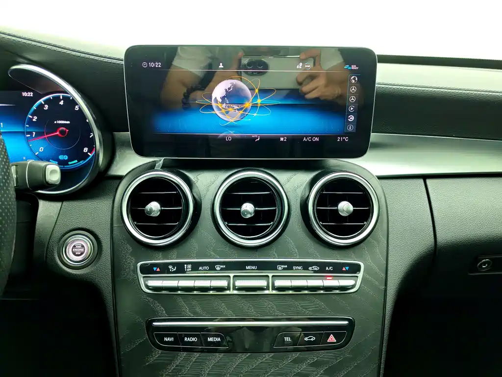 Mercedes-Benz C-Class — миниатюра 12
