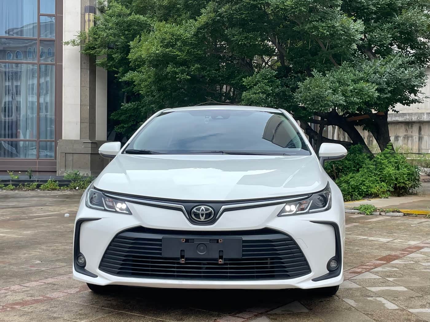 Toyota Corolla 1.2 л 2022 г. Белый, пробег 50000 км