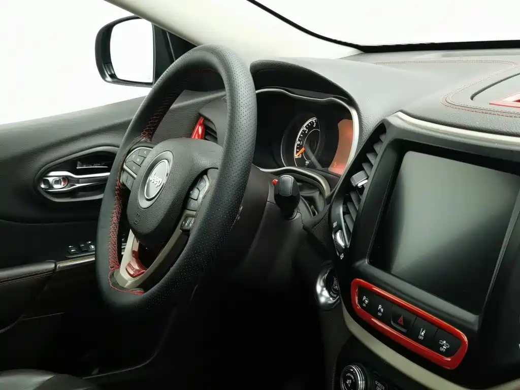 Jeep Cherokee (Import) — миниатюра 22