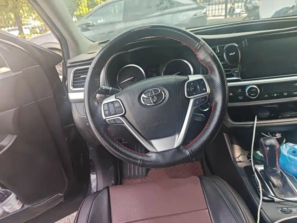 Toyota Highlander — миниатюра 3