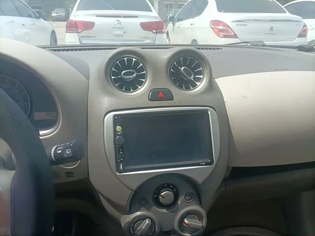 Nissan March — миниатюра 13