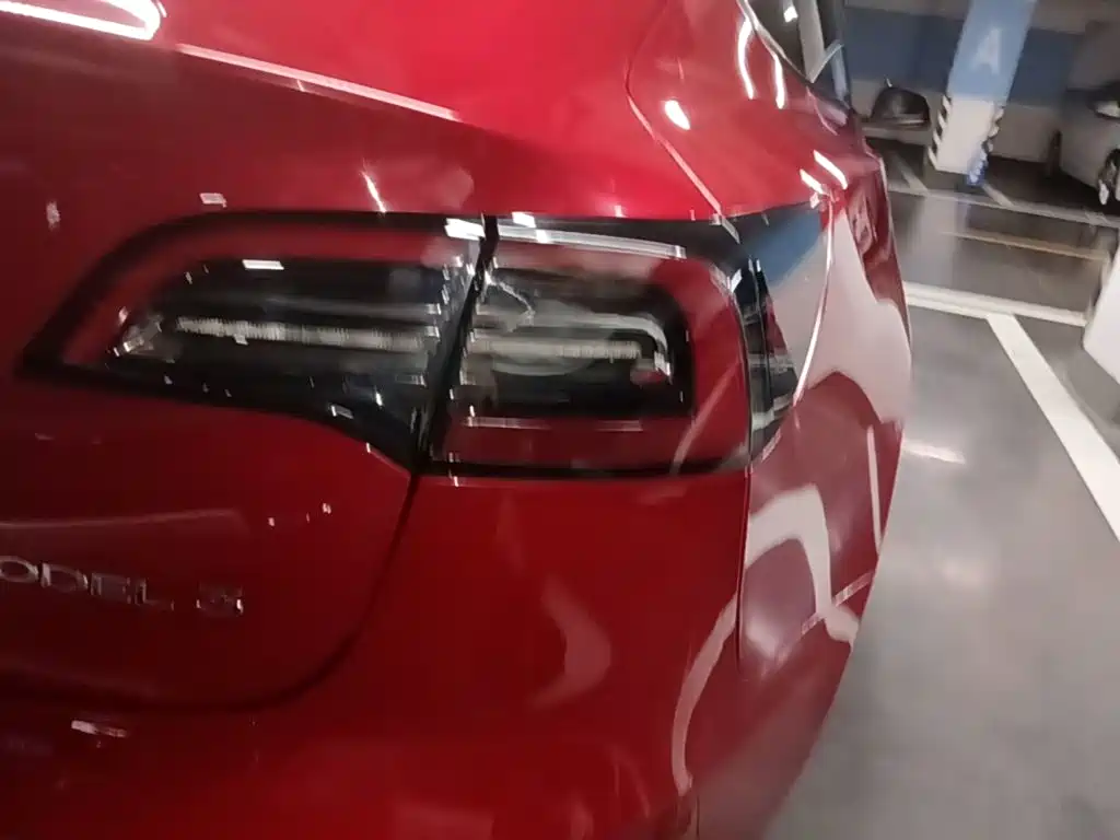 Tesla Model 3 — миниатюра 8