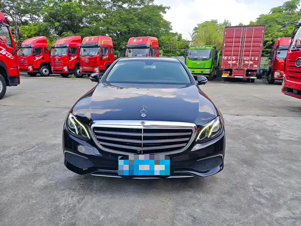 Mercedes-Benz E-Class — миниатюра 2