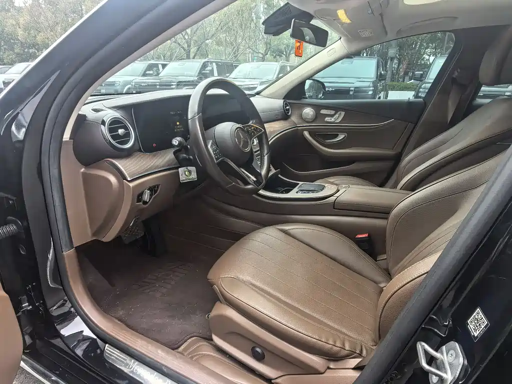 Mercedes-Benz E-Class - фото 4