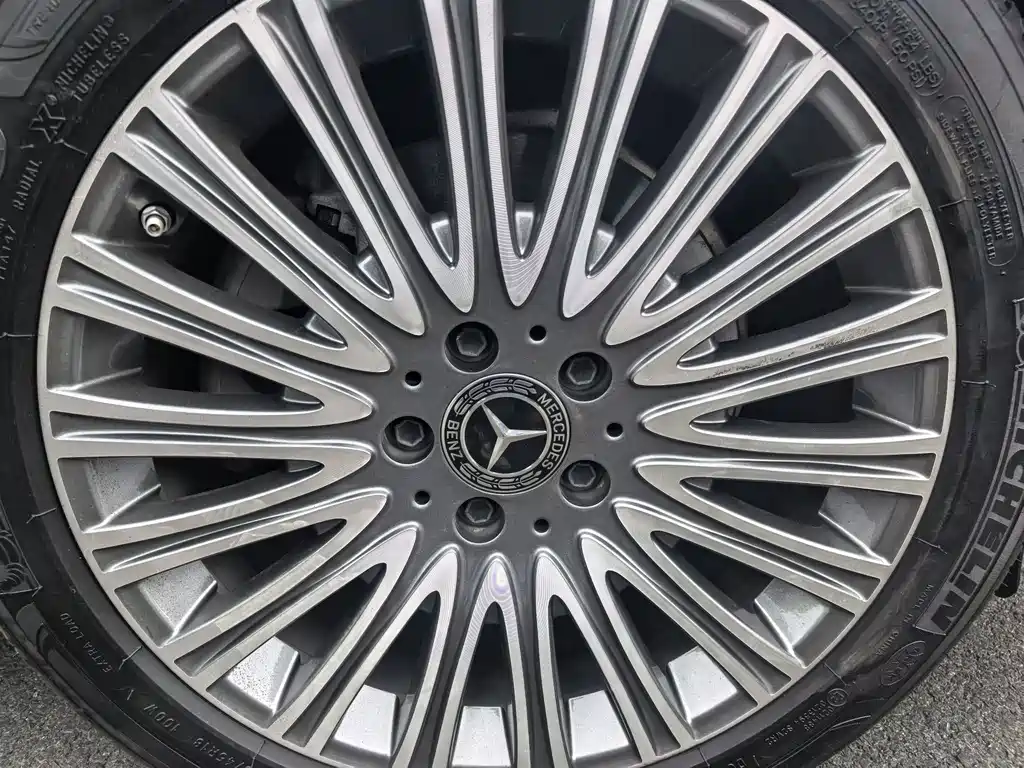 Mercedes-Benz E-Class - фото 16