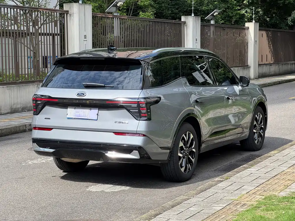 Ford Edge — миниатюра 11