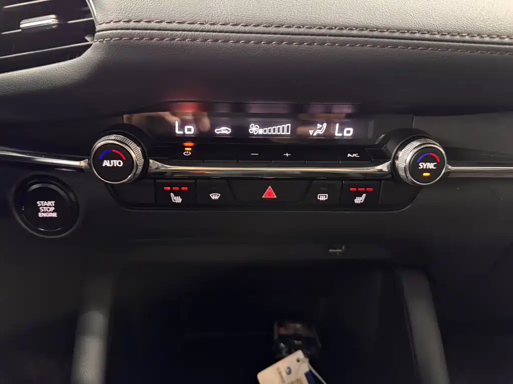 Mazda 3 Axela — миниатюра 12