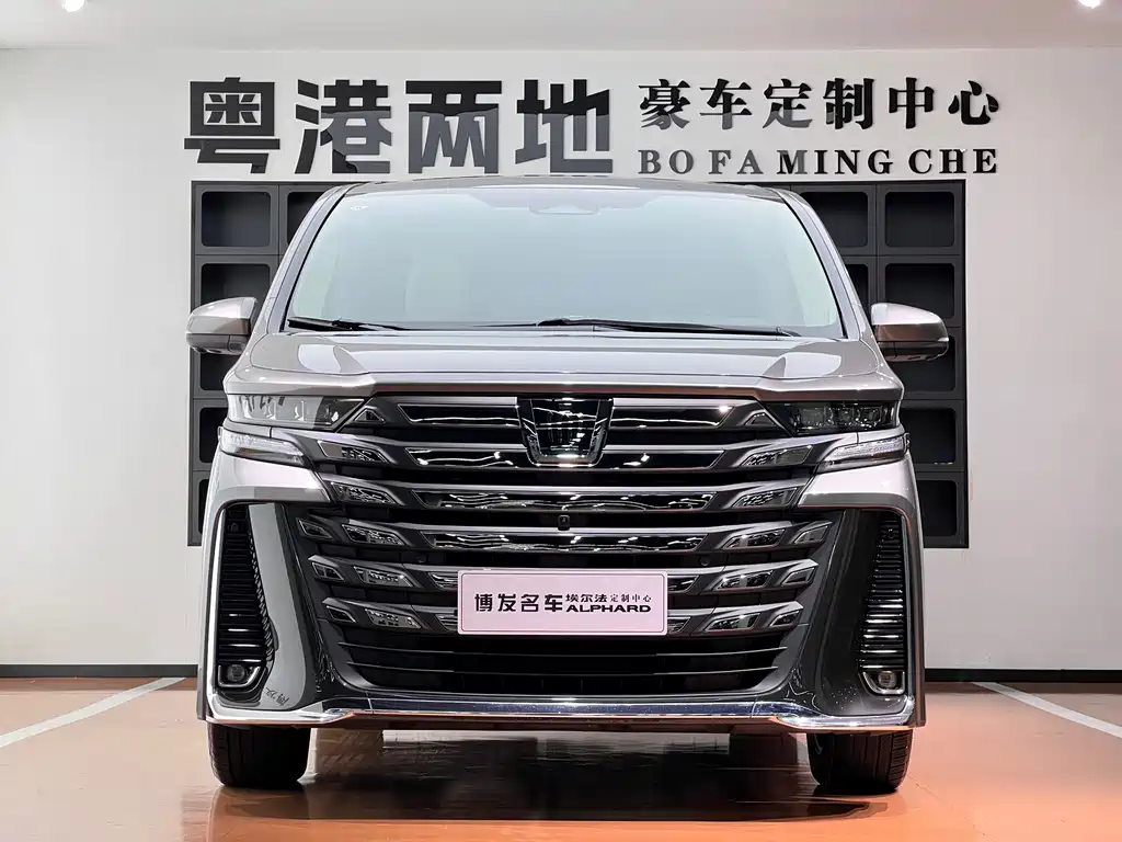 Toyota Alphard — миниатюра 2