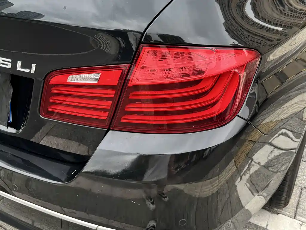 BMW 5 Series — миниатюра 21