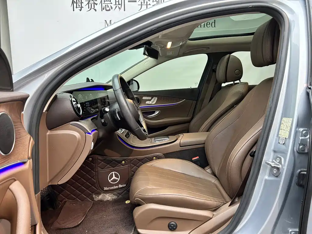 Mercedes-Benz E-Class — миниатюра 7