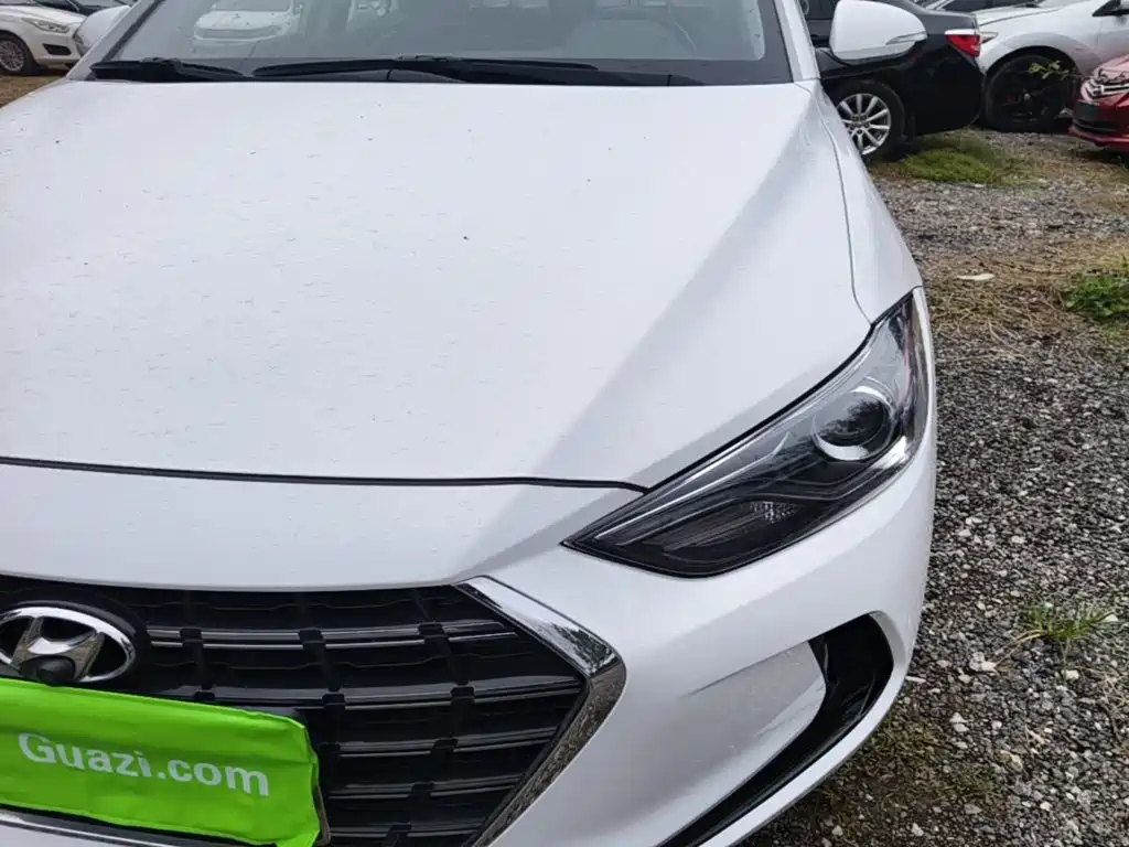 Hyundai Elantra — миниатюра 24