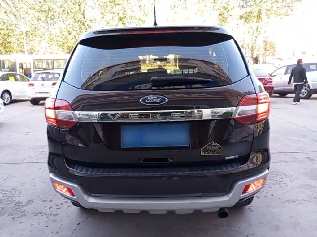 Ford Everest — миниатюра 6