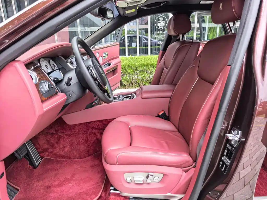 Rolls-Royce Ghost — миниатюра 20