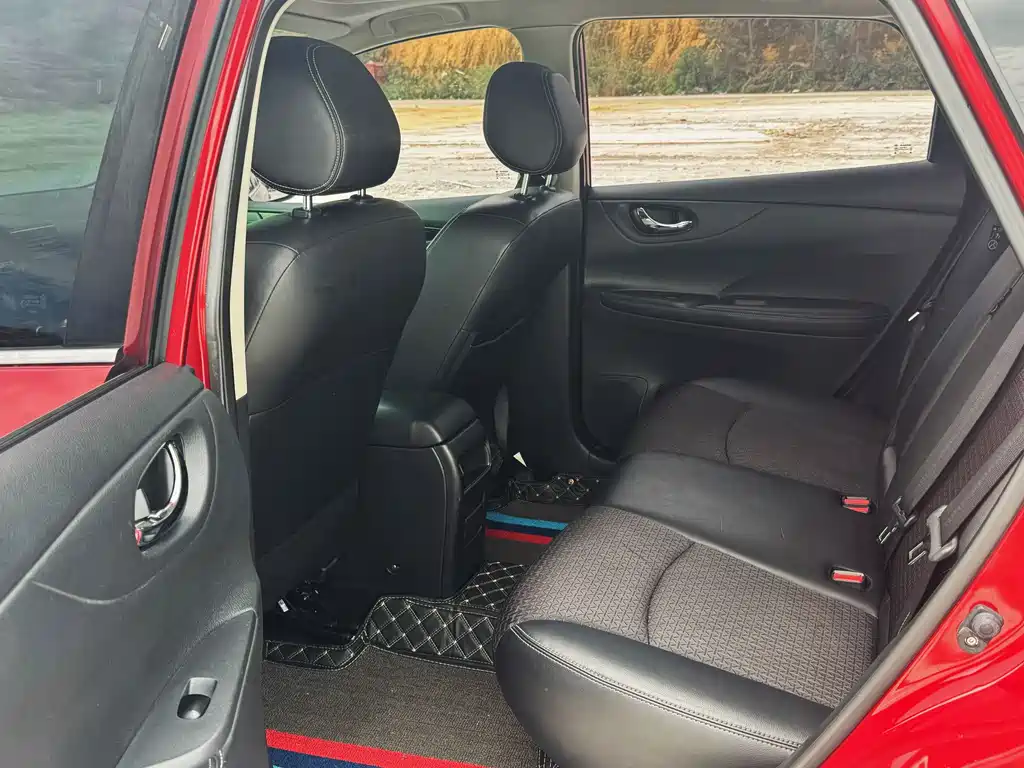 Nissan Tiida 1.6L CVT Smart Drive Edition, фото 10