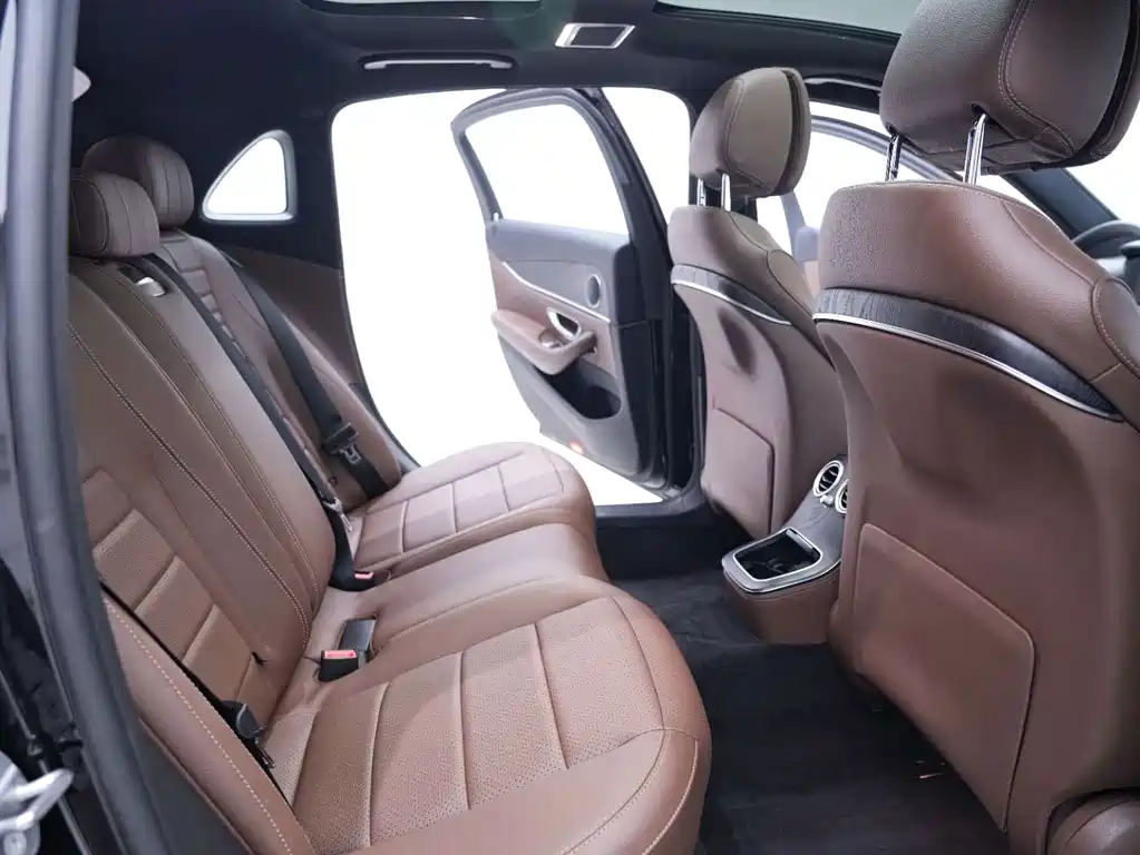 Mercedes-Benz E-Class — миниатюра 18