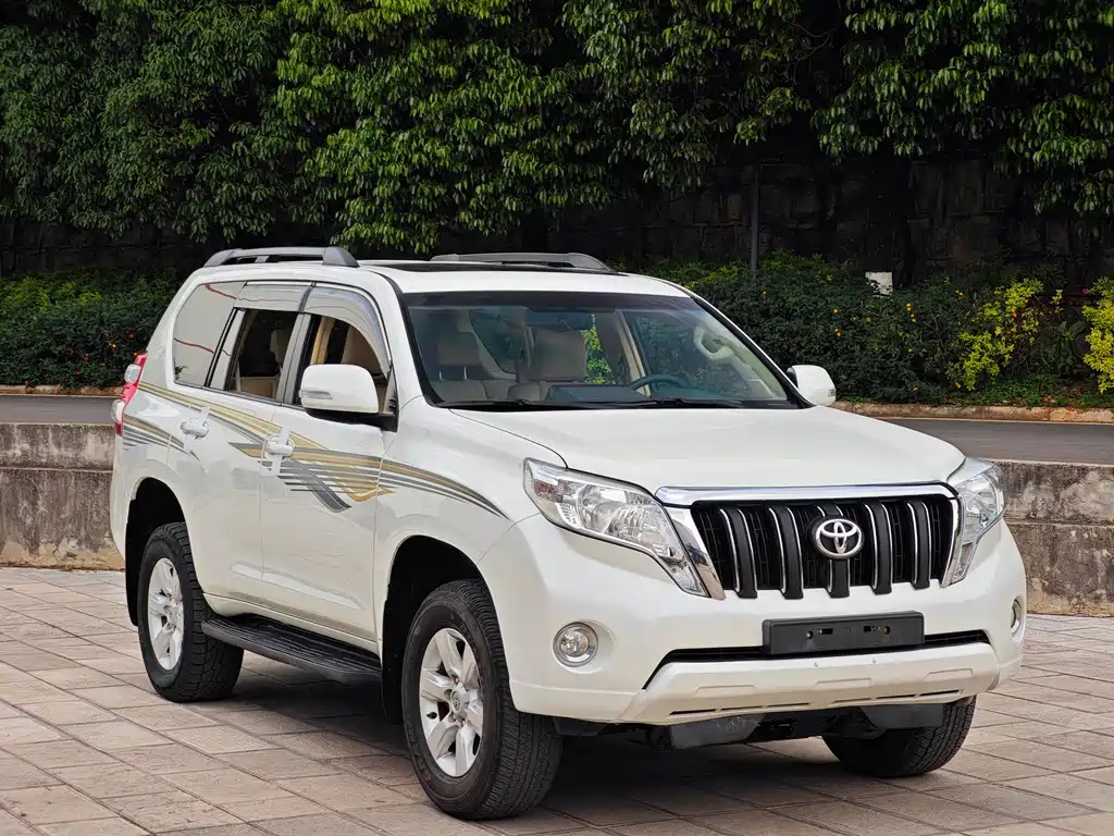 Toyota Land Cruiser Prado 2014 2.7L AT Standard