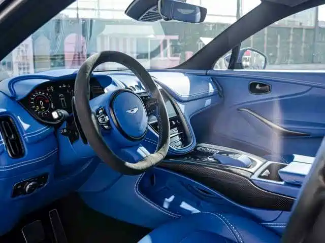 Aston Martin DBX — миниатюра 9