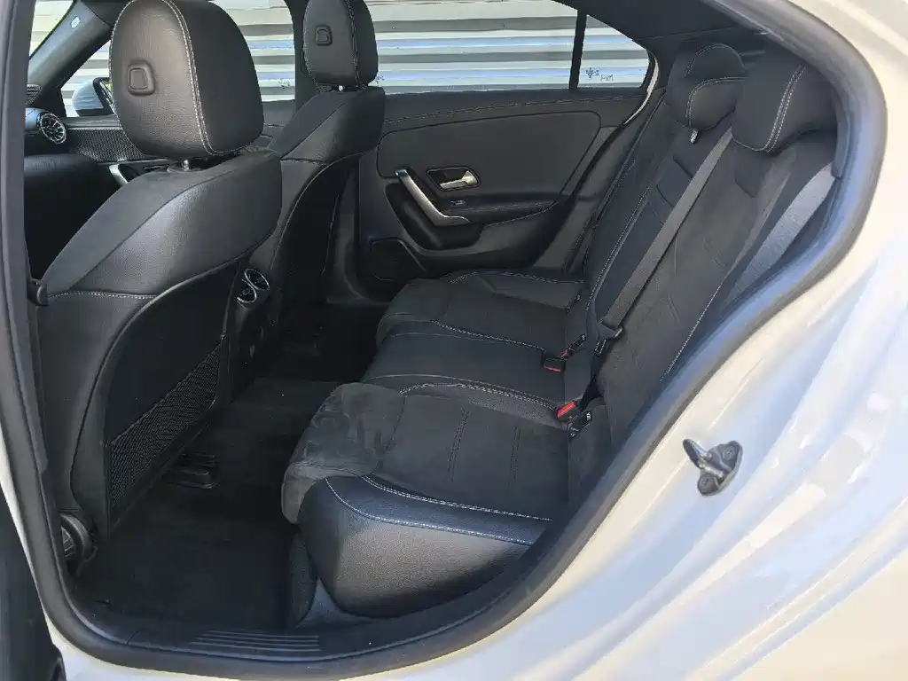 Mercedes-Benz A-Class — миниатюра 12