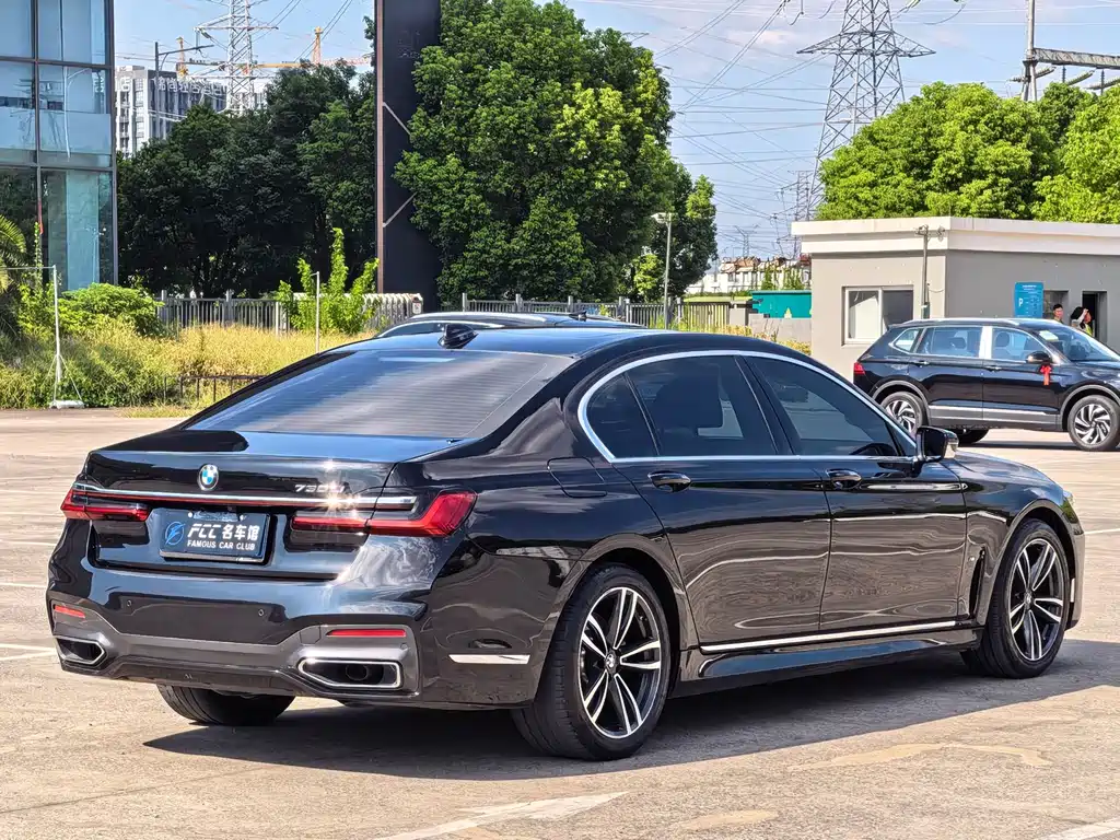 BMW 7 Series — миниатюра 6