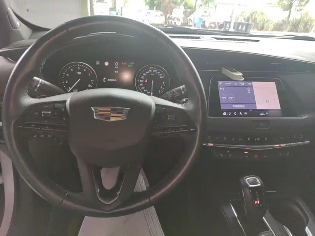 Cadillac XT4 — миниатюра 11