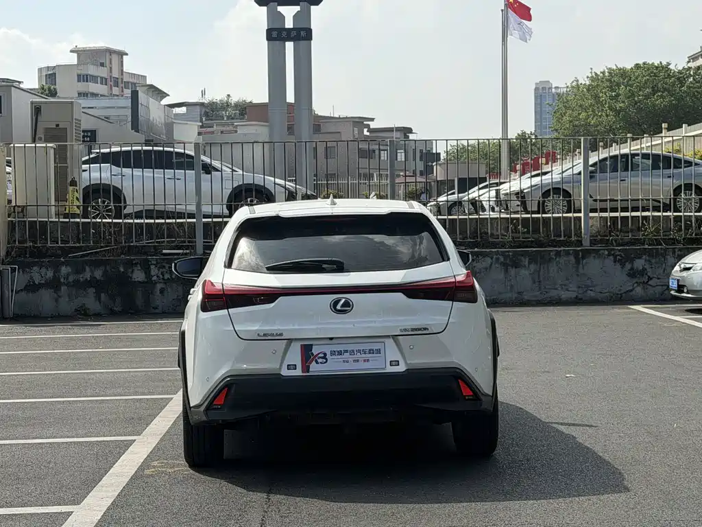 Lexus UX — миниатюра 5