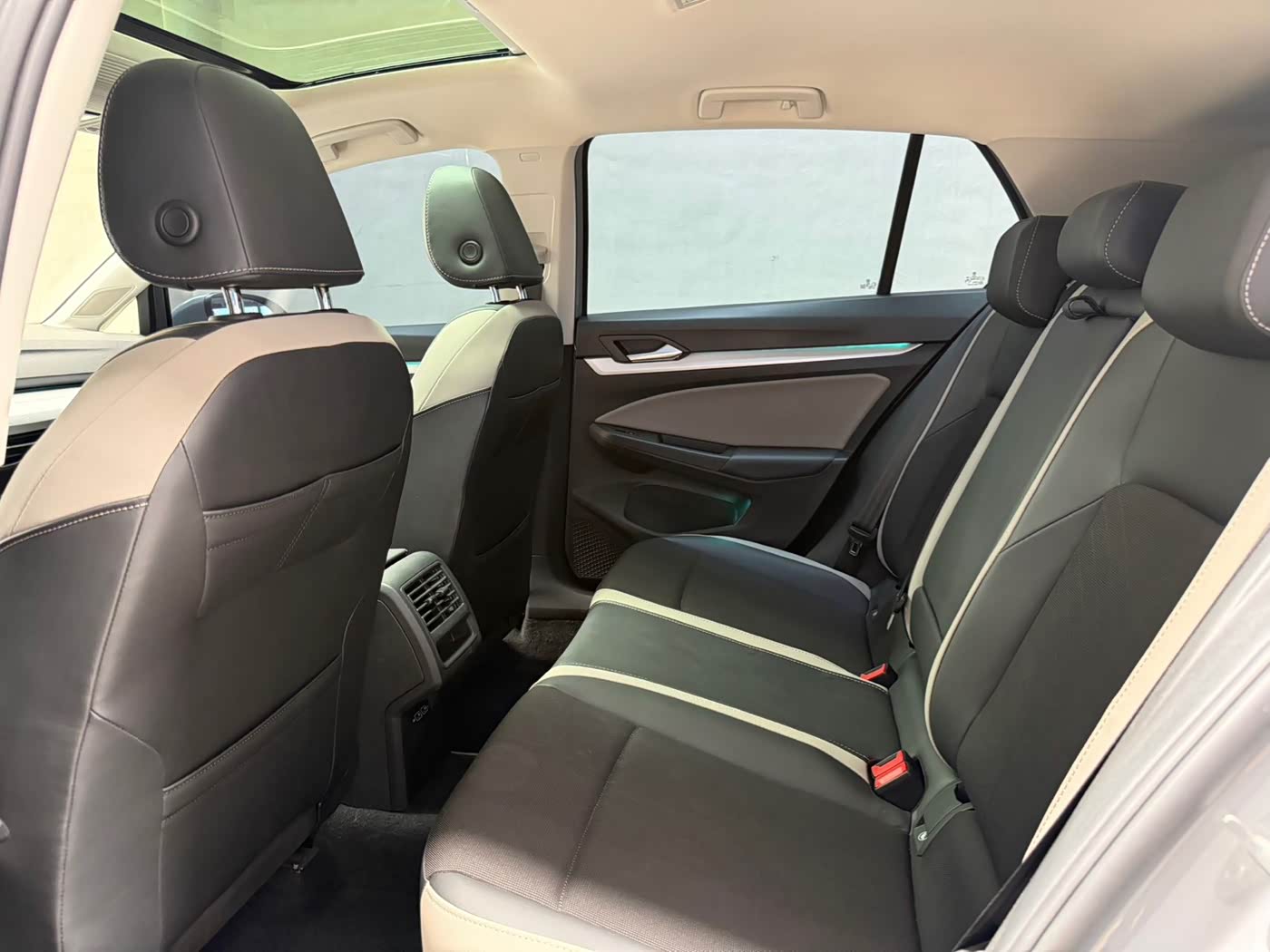 Jetour Jetour X70 PRO 1.4 л 2022 г. Серебристо-серый, пробег 34000 км