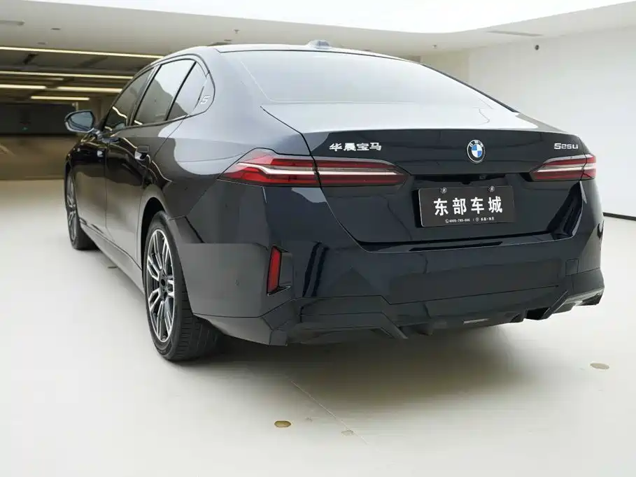 BMW 5 Series — миниатюра 4