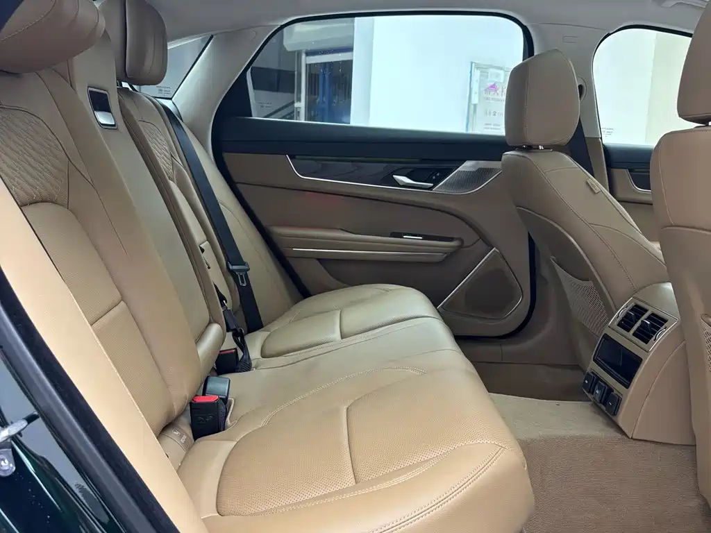 Jaguar XFL — миниатюра 9