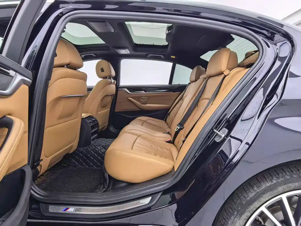 BMW 5 Series — миниатюра 15