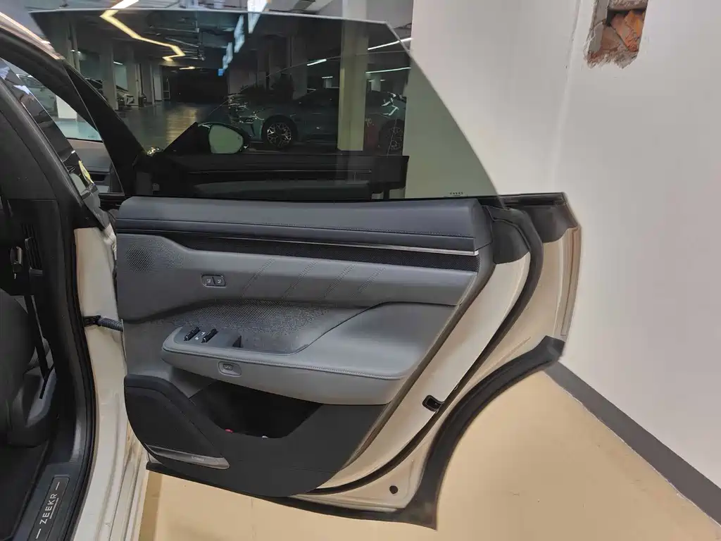 ZEEKR EXTREME KRYPTON 001