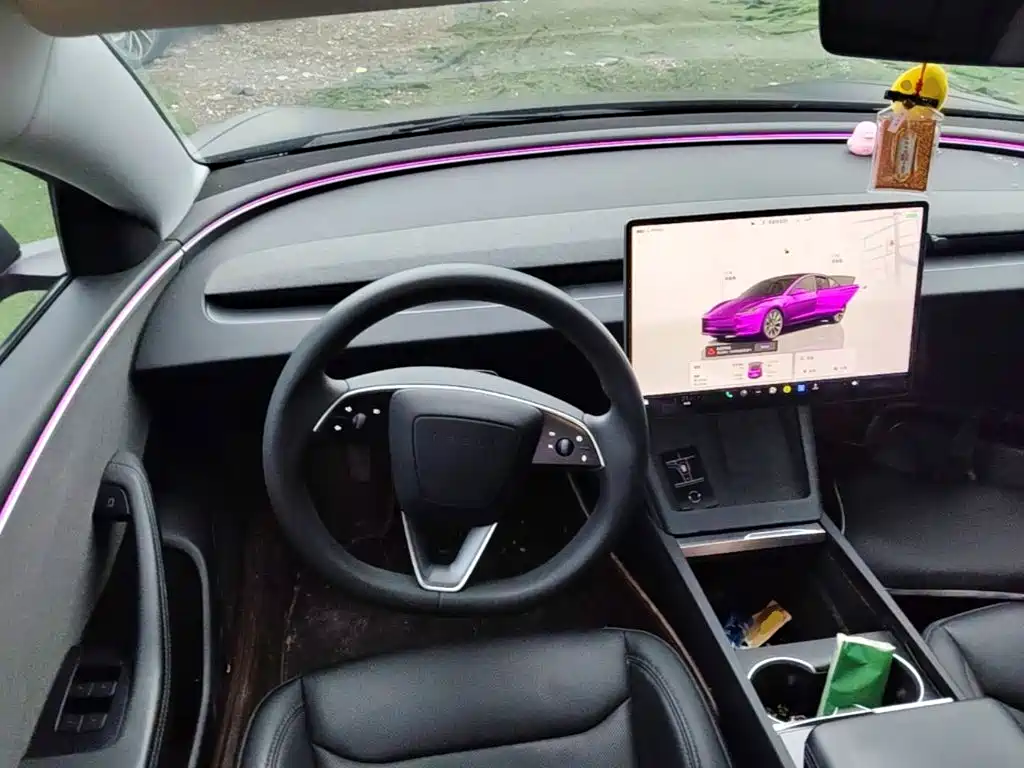 Tesla Model 3 — миниатюра 11