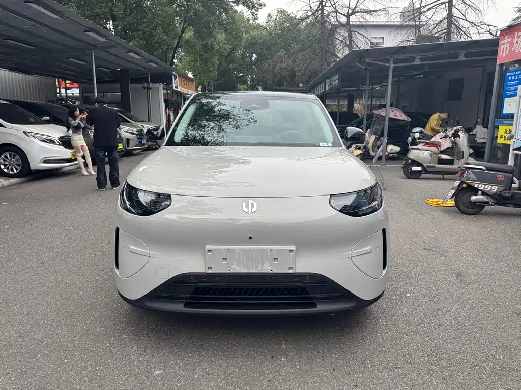 Leapmotor Leapmotor A10 — миниатюра 2