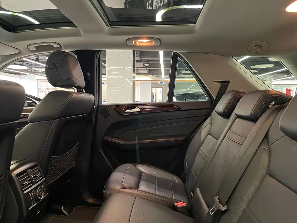 Mercedes-Benz M-Class — миниатюра 33