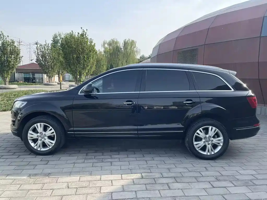 Audi Q7 2011 3.0 TFSI (200kW