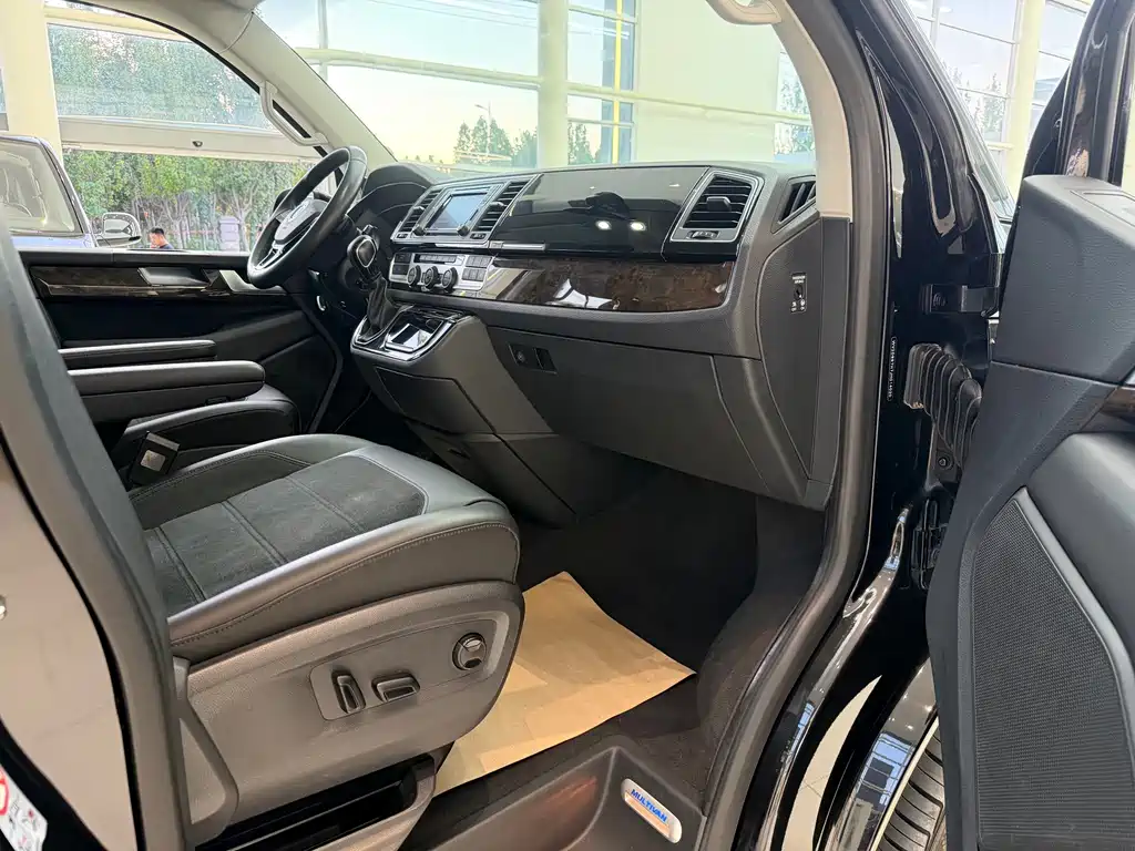 Volkswagen Multivan — миниатюра 16