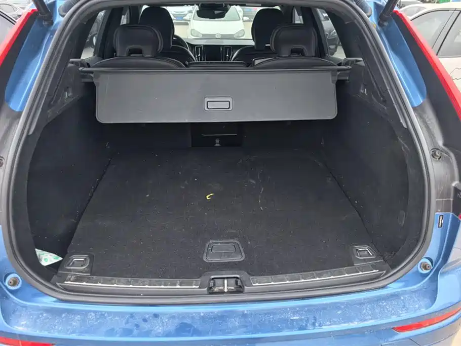 VOLVO XC60 PLUG IN HYBRID