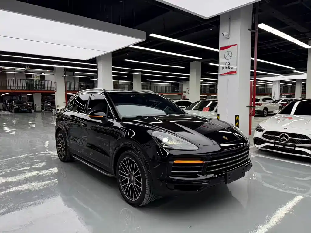 Porsche Cayenne — миниатюра 3