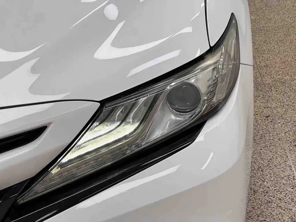 Toyota Camry — миниатюра 8