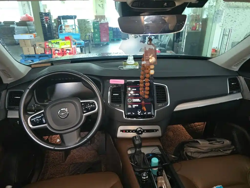 Volvo XC90 — миниатюра 10