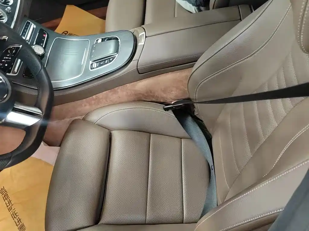 Mercedes-Benz E-Class — миниатюра 4