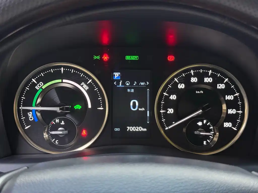 Toyota Alphard — миниатюра 7
