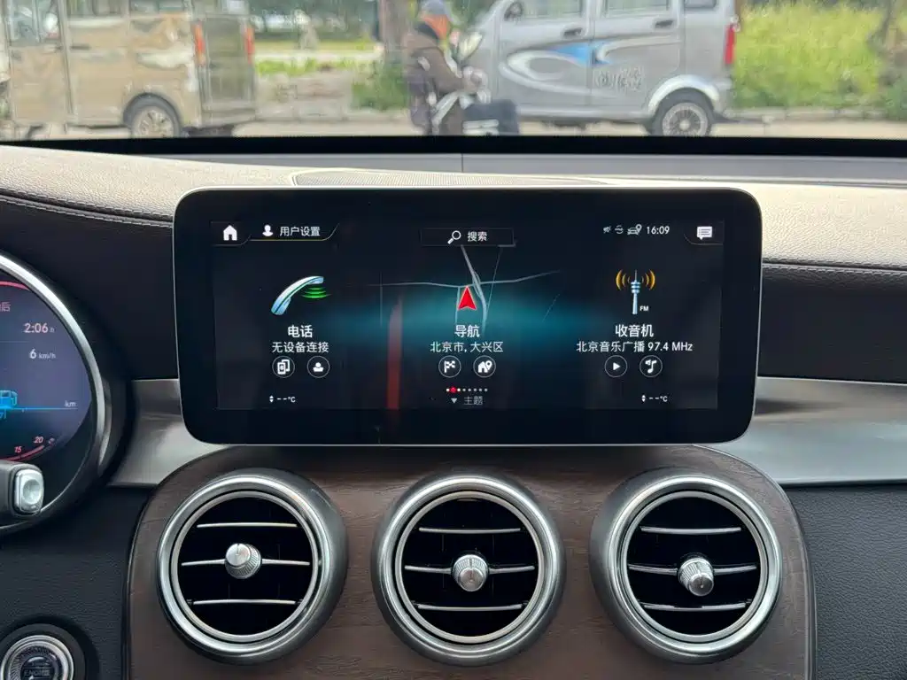 Mercedes-Benz GLC — миниатюра 32