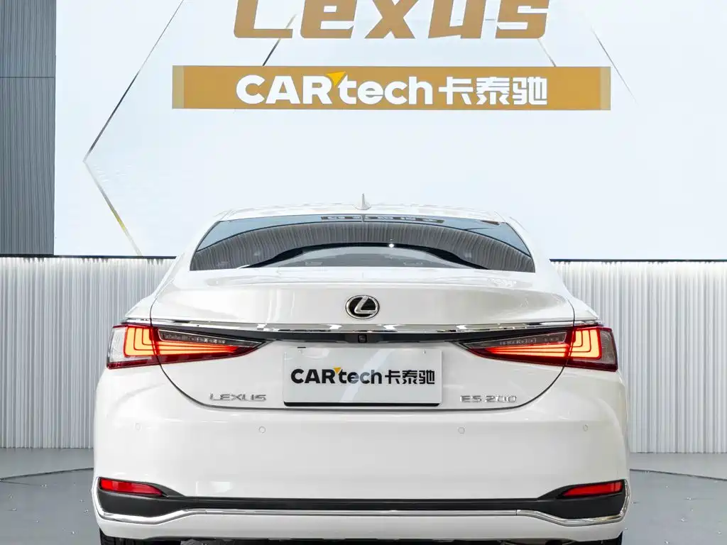 Lexus ES — миниатюра 5