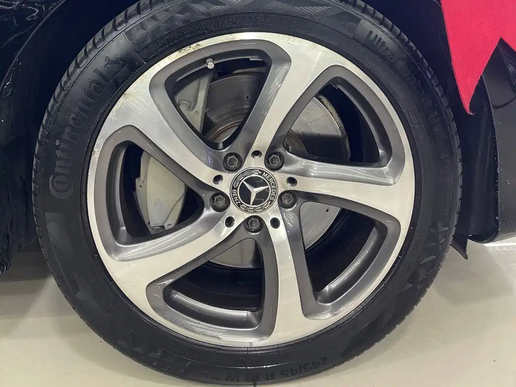 Mercedes-Benz E-Class — миниатюра 11