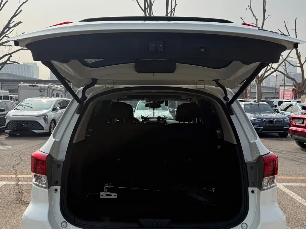 Nissan Terra — миниатюра 21