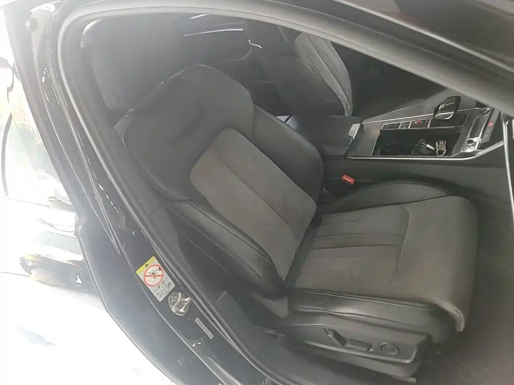 Audi A6L — миниатюра 25